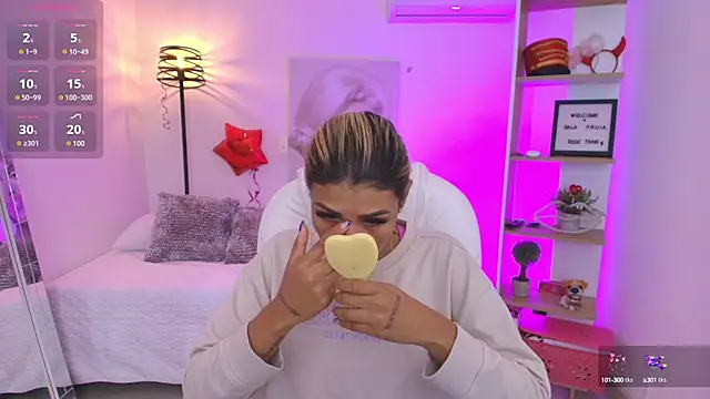 Snapshot of SALOOMEE__ chatting on 03/07/25, 10:56 SALOOMEE online show from 03/07/25, 10:56