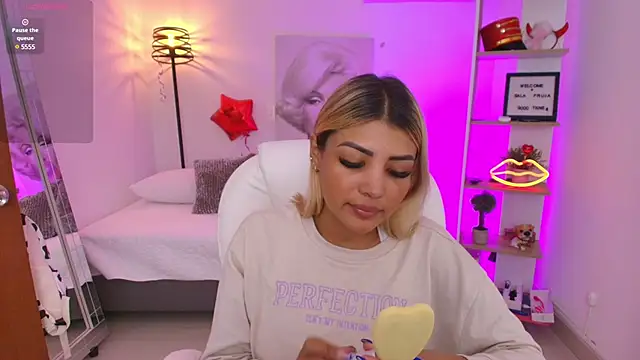 Snapshot of SALOOMEE__ chatting on 03/17/25, 11:53 SALOOMEE online show from 03/17/25, 11:53