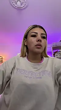 Snapshot of SALOOMEE__ chatting on 03/21/25, 11:01 SALOOMEE online show from 03/21/25, 11:01