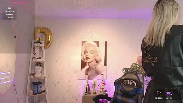 Snapshot of SALOOMEE__ chatting on 09/12/25, 09:09 SALOOMEE online show from 09/12/25, 09:09