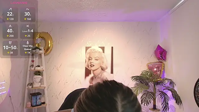 Snapshot of SALOOMEE__ chatting on 09/17/25, 03:24 SALOOMEE online show from 09/17/25, 03:24