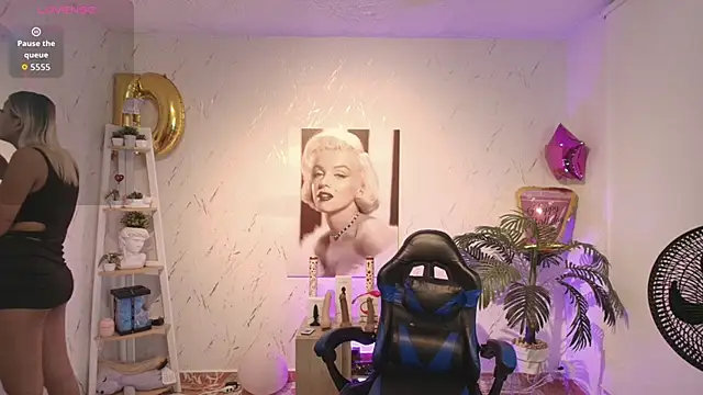 Snapshot of SALOOMEE__ chatting on 10/01/25, 11:05 SALOOMEE online show from 10/01/25, 11:05