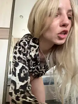 Adelina0001 online show from 05/28/26, 09:06