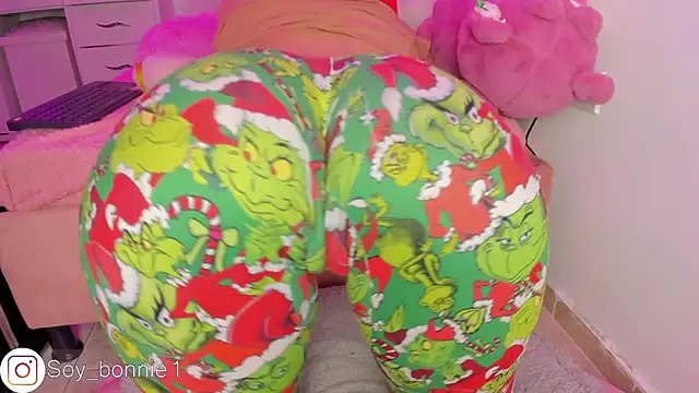 Snapshot of bonnie_moon chatting on 12/29/24, 03:00 bonnie moon online show from 12/29/24, 03:00