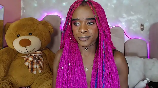 puca ebony online show from 02/01/25, 01:44