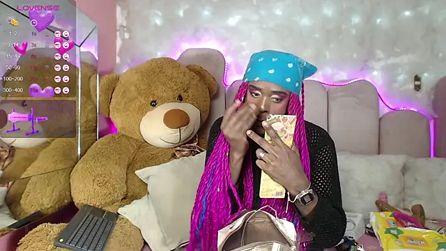 puca ebony online show from 02/06/25, 10:43