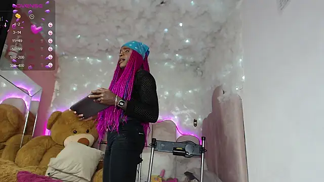 puca ebony online show from 02/07/25, 01:47