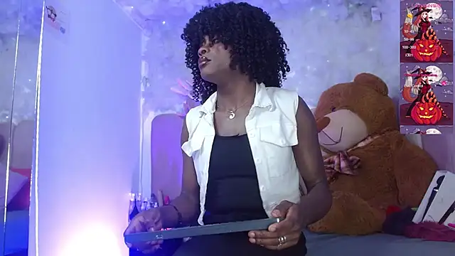 puca ebony online show from 10/24/25, 05:09