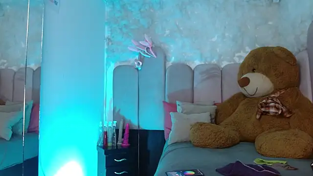 puca ebony online show from 11/03/25, 12:28