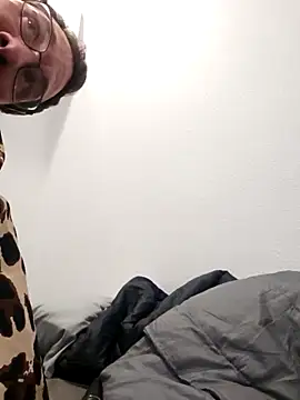 Iliketocooksquirt25 online show from 04/29/26, 08:18