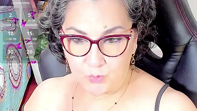 cataleya mom online show from 10/21/25, 03:02