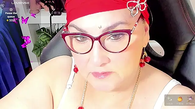 cataleya mom online show from 10/28/25, 03:10