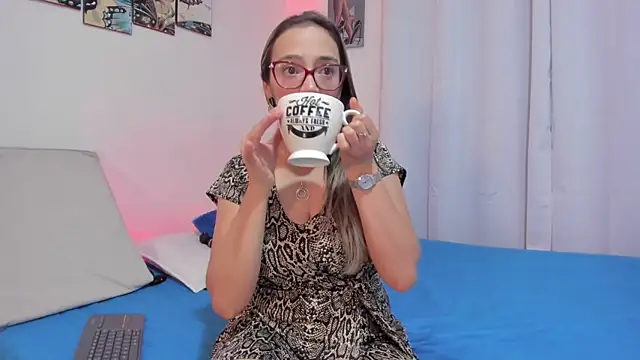 Jessica Herrera  online show from 02/04/25, 09:31