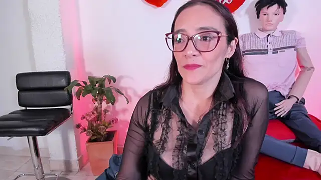 Jessica Herrera  online show from 11/07/25, 09:48