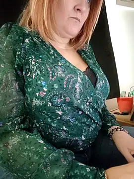 lady charlyne online show from 10/01/25, 11:38