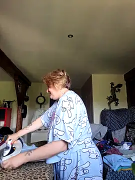 lady charlyne online show from 05/05/26, 08:44