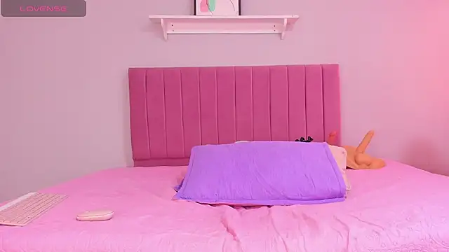 Snapshot of alexa_pariss chatting on 11/24/25, 02:28 alexa pariss online show from 11/24/25, 02:28