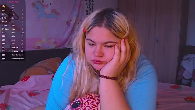 Freakcute  online show from 10/03/25, 02:03