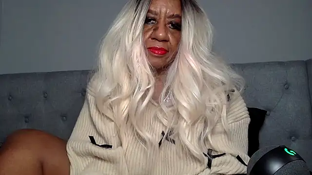 Snapshot of BreanaDivine chatting on 12/21/24, 04:14 BreanaDivine online show from 12/21/24, 04:14