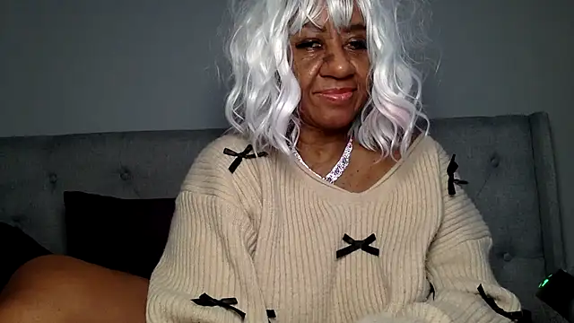 Snapshot of BreanaDivine chatting on 01/05/25, 05:30 BreanaDivine online show from 01/05/25, 05:30