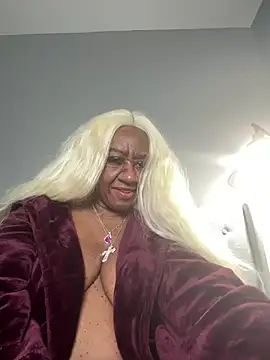 Snapshot of BreanaDivine chatting on 02/15/25, 01:53 BreanaDivine online show from 02/15/25, 01:53