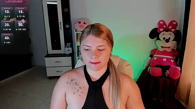 chloejones   online show from 03/03/25, 09:15