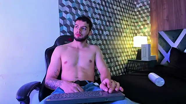 Michael magno online show from 01/18/25, 02:12