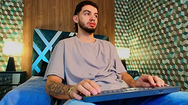 Michael magno online show from 11/08/25, 05:12