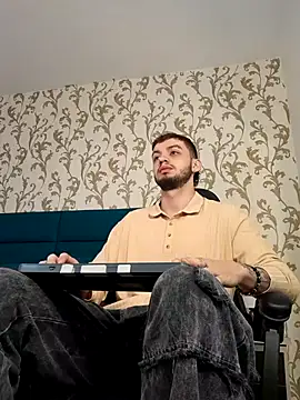 Snapshot of Michael_magno chatting on 06/11/26, 11:19 Michael magno online show from 06/11/26, 11:19