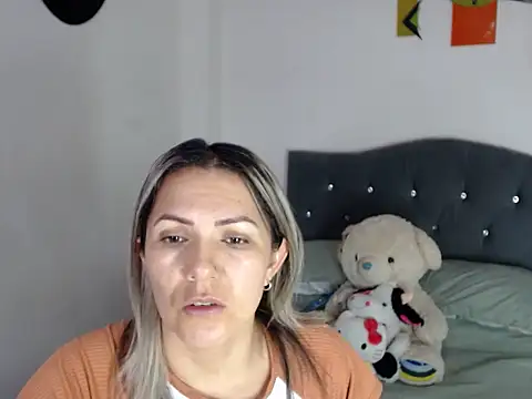 Chantal hott online show from 03/25/26, 07:53