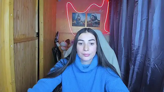 Fiery Brunette  online show from 02/04/25, 11:38