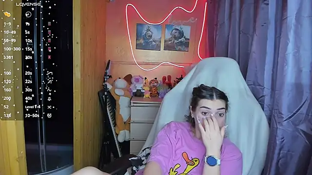 Fiery Brunette  online show from 02/24/25, 06:47