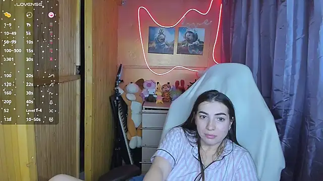 Fiery Brunette  online show from 03/04/25, 08:24