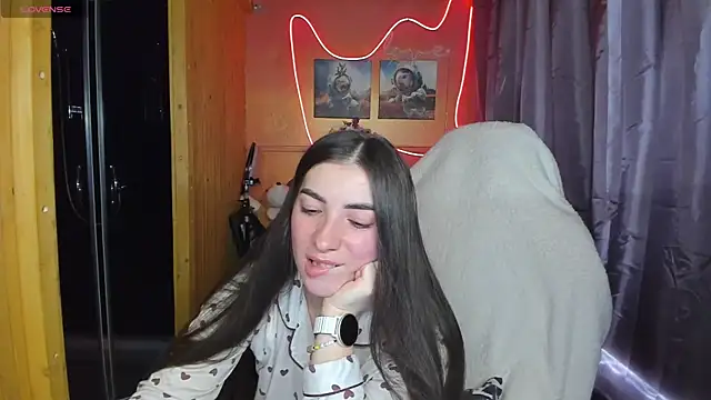 Fiery Brunette  online show from 03/12/25, 08:30