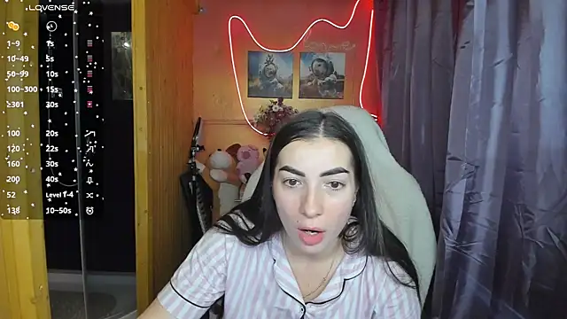 Fiery Brunette  online show from 03/20/25, 05:24