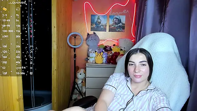 Fiery Brunette  online show from 09/14/25, 05:12