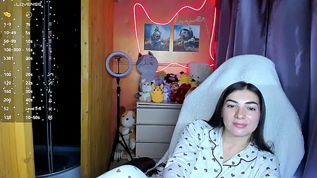 Fiery Brunette  online show from 09/20/25, 05:47