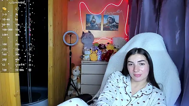 Fiery Brunette  online show from 09/30/25, 07:13