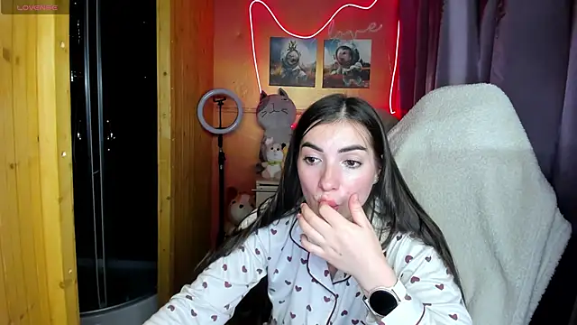 Fiery Brunette  online show from 10/01/25, 10:21