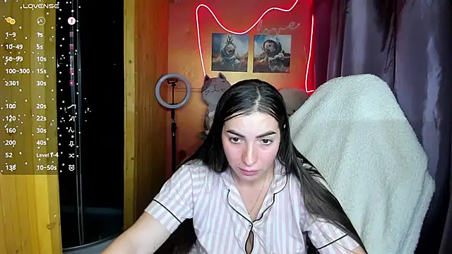 Fiery Brunette  online show from 10/06/25, 12:13