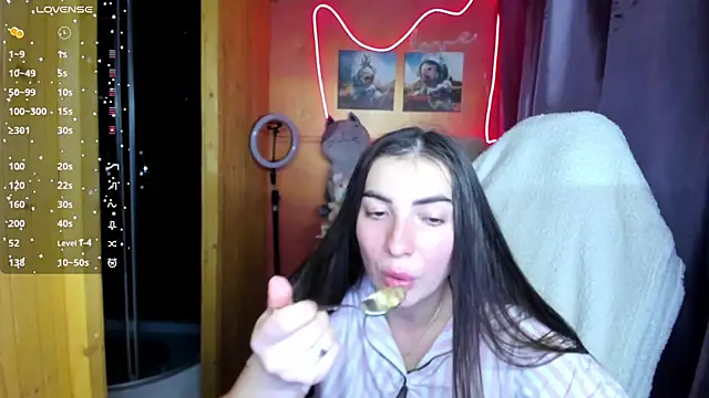 Fiery Brunette  online show from 10/11/25, 08:57