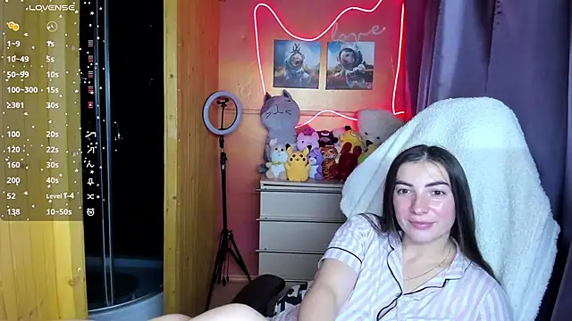 Fiery Brunette  online show from 11/24/25, 02:17