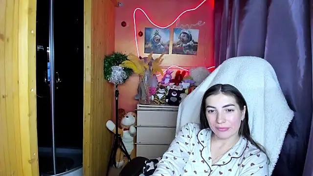 Fiery Brunette  online show from 01/10/26, 09:00