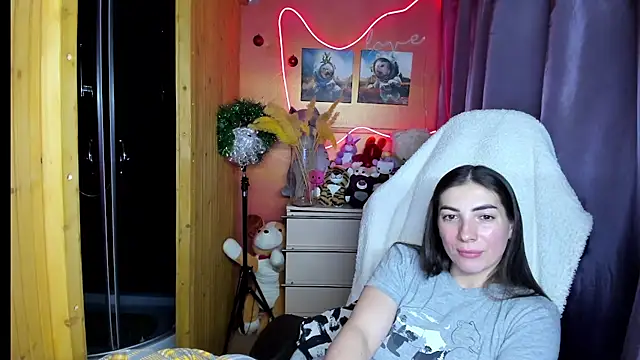 Fiery Brunette  online show from 01/12/26, 10:09