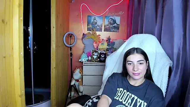 Fiery Brunette  online show from 03/16/26, 11:58