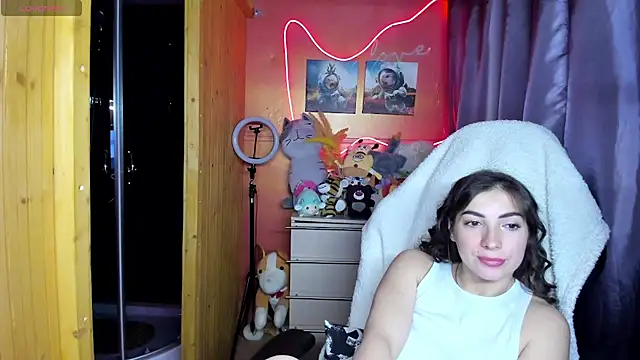 Fiery Brunette  online show from 05/23/26, 04:29