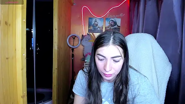 Fiery Brunette  online show from 05/26/26, 04:52