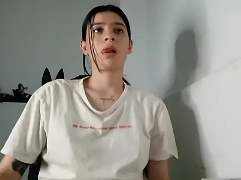 Snapshot of Mia_foster1 chatting on 02/18/25, 02:38 Mia foster1 online show from 02/18/25, 02:38