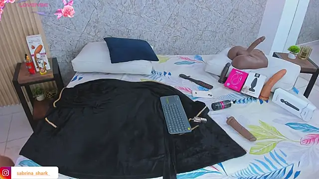 sabrina shark  online show from 11/24/25, 02:33