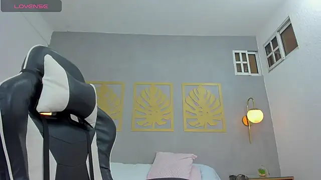 ayla13  online show from 02/25/25, 09:57